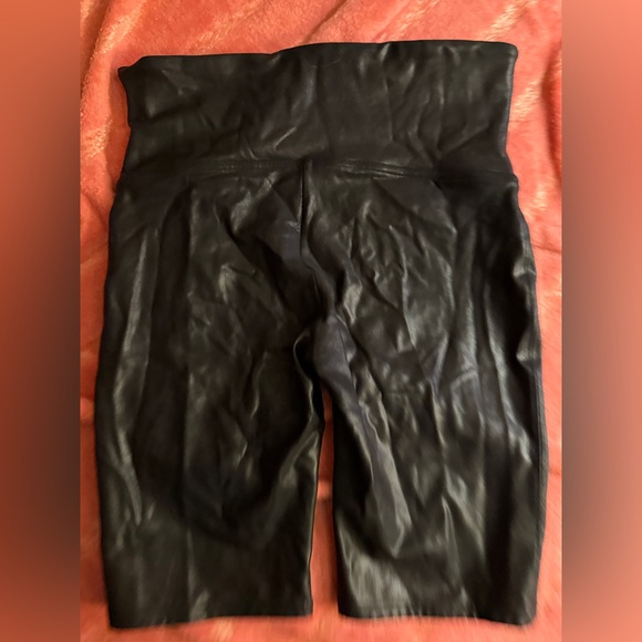 SPANX Black Biker Shorts Women's L - Picture 3 of 3
